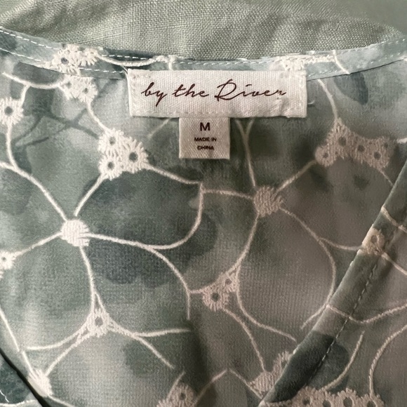 Moon River - By The River Floral Short Sleeve Dress in Light Green Size Medium - Picture 2 of 4